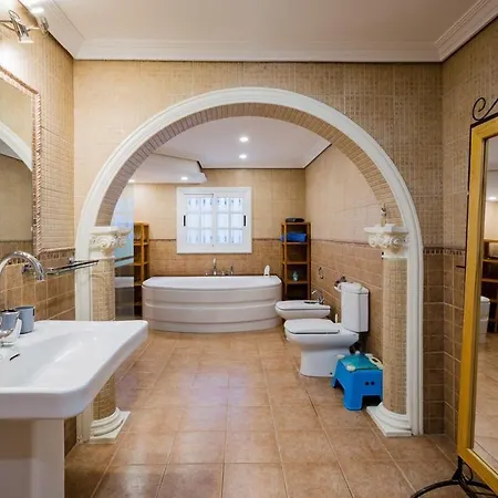 Villa Freesia With Heated Pool And Air Conditionin