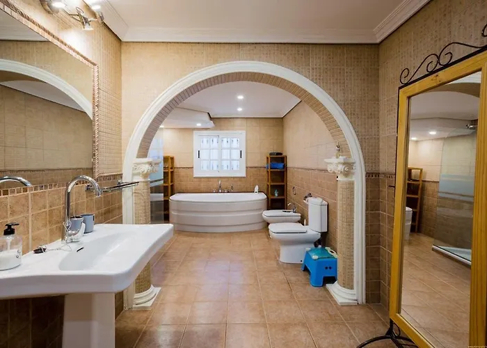 Villa Freesia With Heated Pool And Air Conditionin