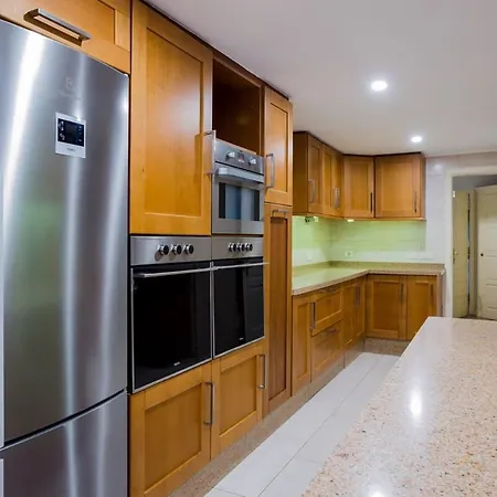 Freesia With Heated Pool And Air Conditionin וילה