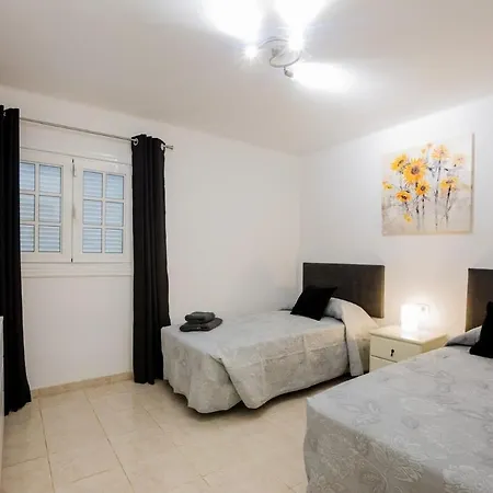 Freesia With Heated Pool And Air Conditionin סן מיגל דה אבונה