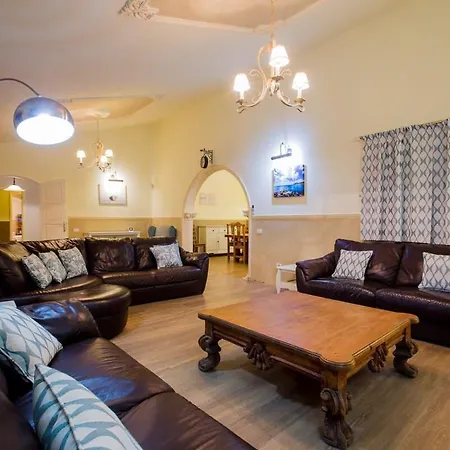 וילה Freesia With Heated Pool And Air Conditionin
